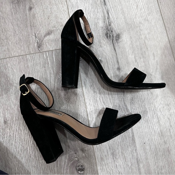 Steve Madden Carrson Black Suede Heels Sandals - Picture 3 of 4